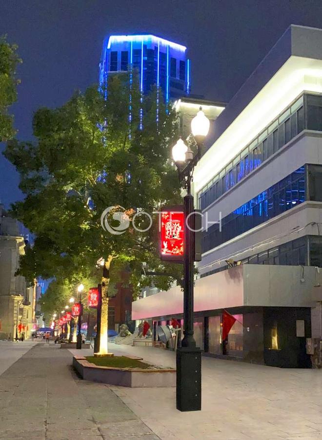 P2.85 led light pole screen in Wuhan.jpg